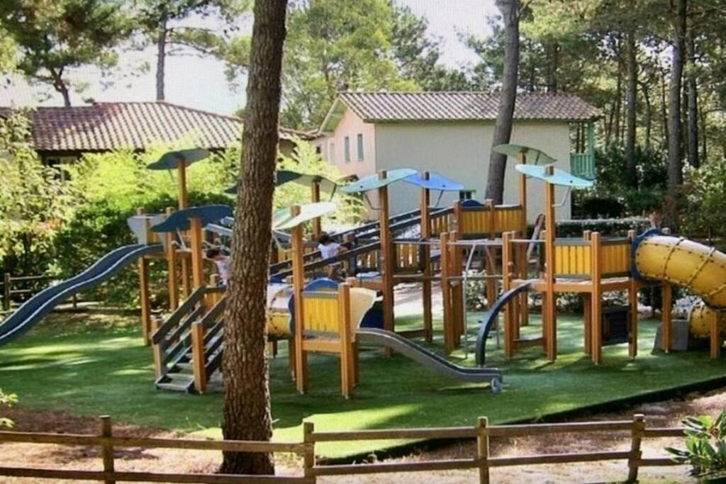 Holidays Resort Domaine Du Golf Piscine Chauffee D' Avril Au 1Er Octobre En Lisiere De Foret Avec Vue Sur La Pinede Lacanau-Ocean 외부 사진